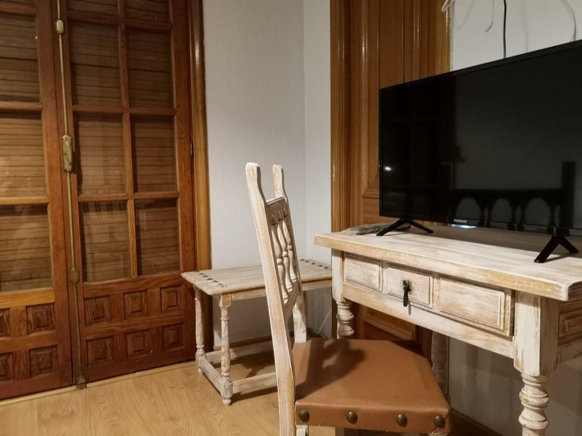 Hostal Becerril Becerril de la Sierra Buitenkant foto
