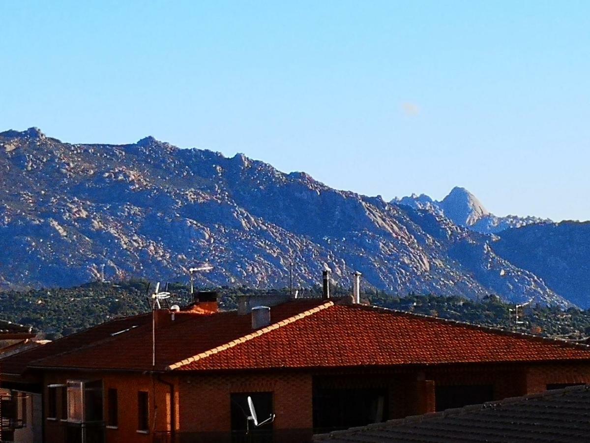 Hostal Becerril Becerril de la Sierra Buitenkant foto